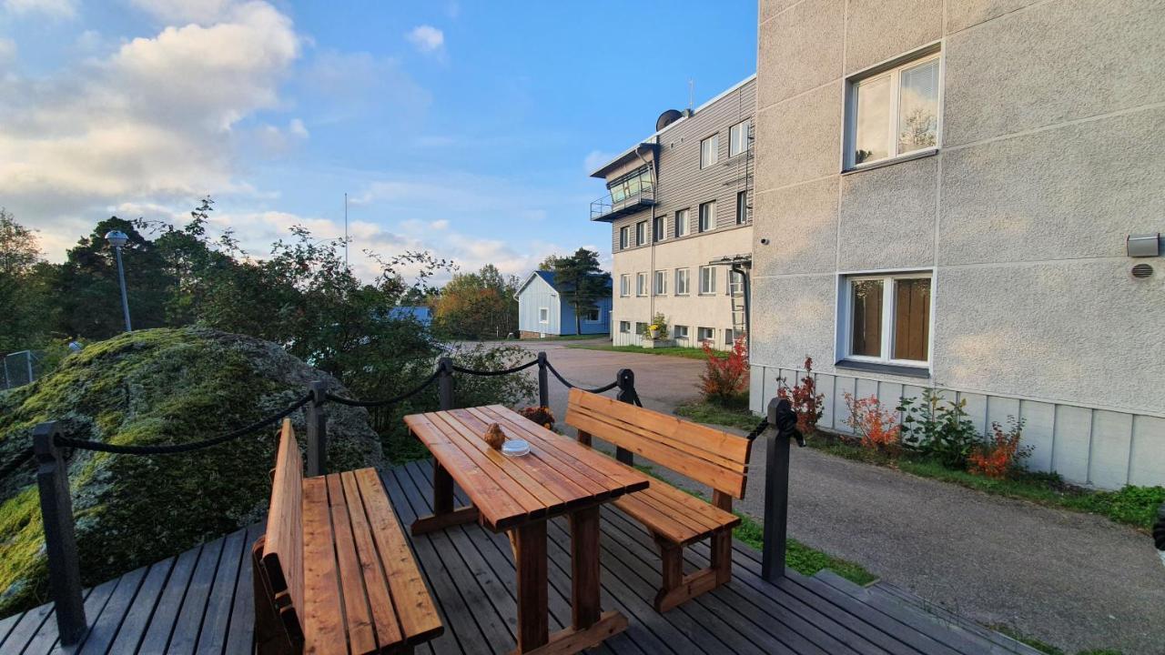 Gasthaus Vanha-Merivartioasema Kotka Exterior foto